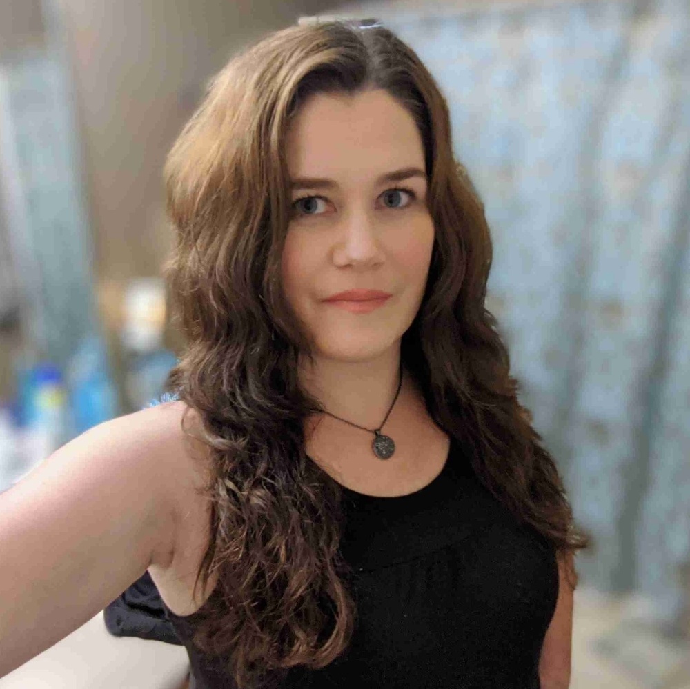 Meet your Posher, Angela